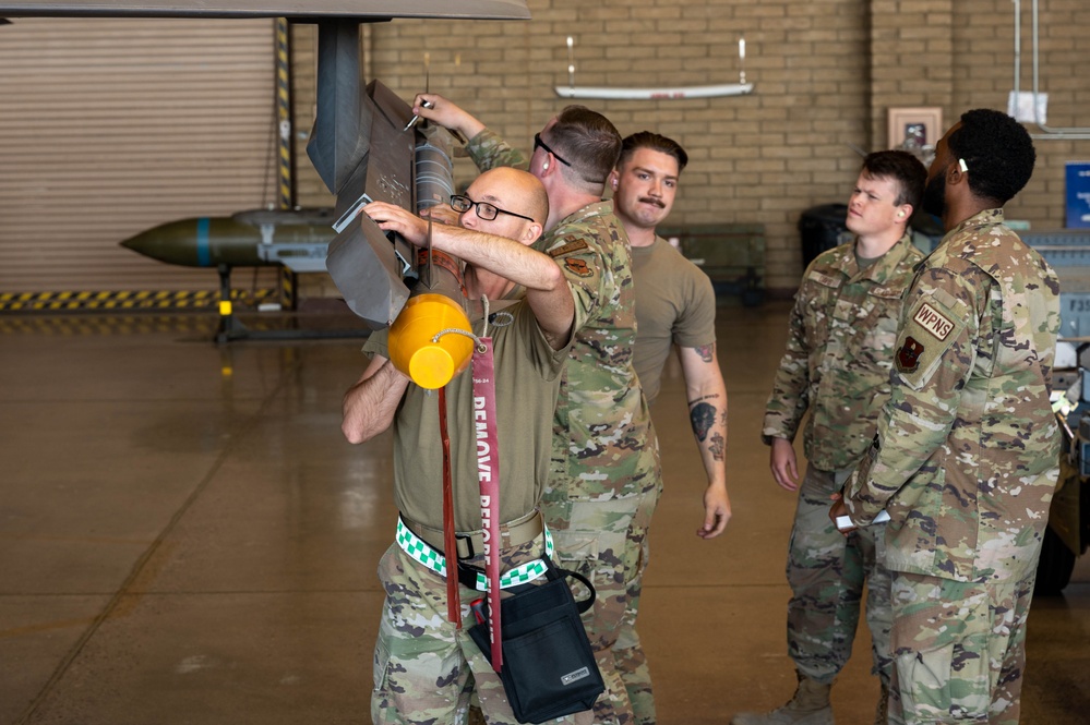 56th MXG hosts First Quarter Weapons Load Competition