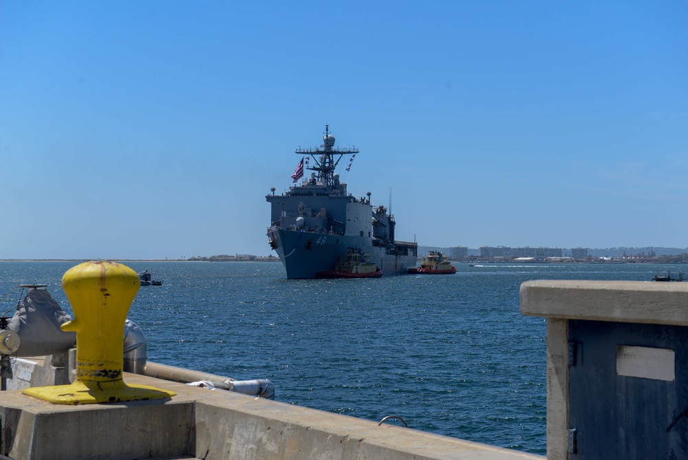 USS Ashland Arrives in Homeport San Diego