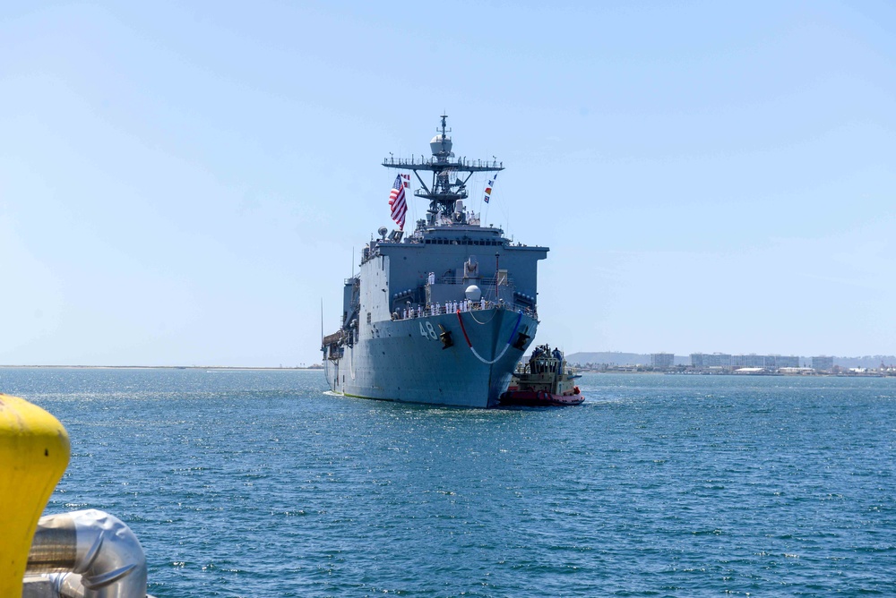 USS Ashland Arrives in Homeport San Diego