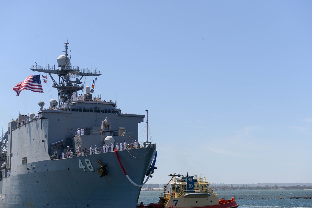 USS Ashland Arrives in Homeport San Diego