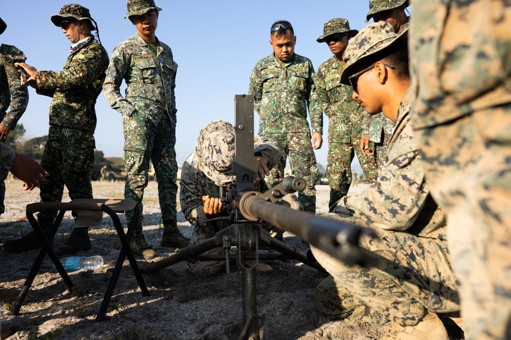 Balikatan 23 | 3d LCT Marines, Philippine Marines conduct weapons familiarization