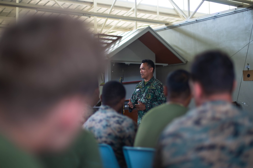 Balikatan 23 | 3d LCT attends bilateral jungle survival class