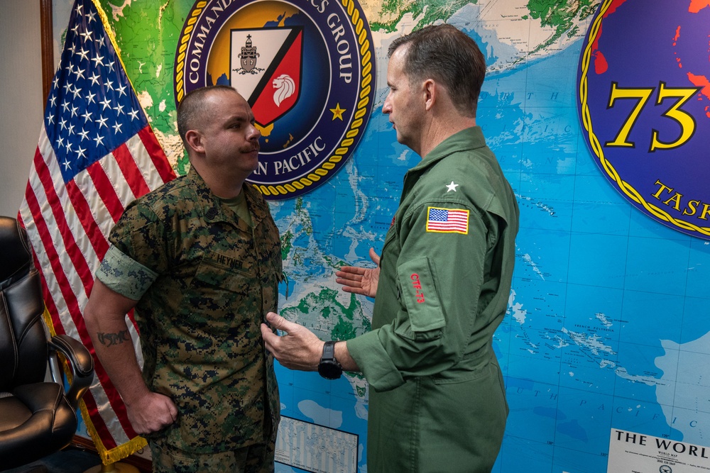 Master Sgt. Heyner Receives Award From COMLOG WESTPAC