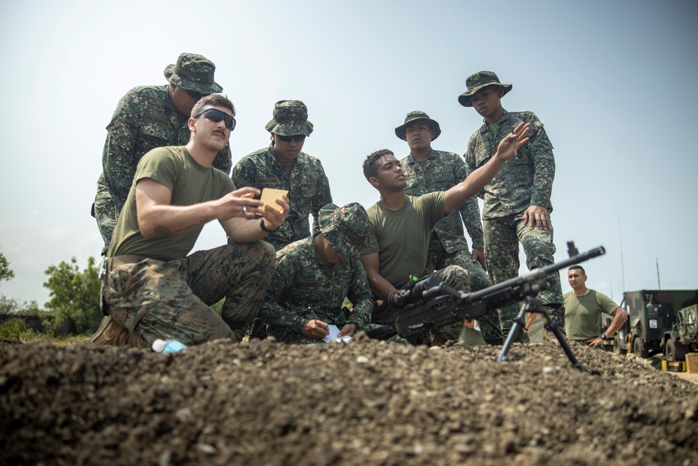 Balikatan 23 | 3d MLR 3d LAAB conduct range card class with AFP