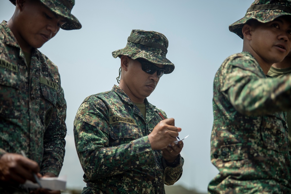 Balikatan 23 | 3d MLR 3d LAAB conduct range card class with AFP