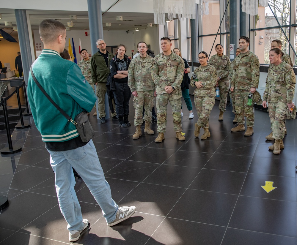 4 ID Soldiers visit school in Poland