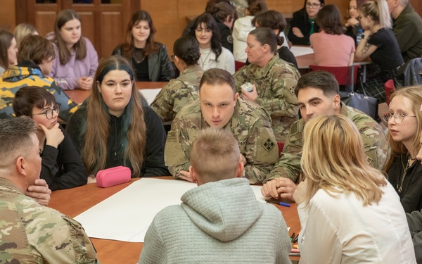 4 ID Soldiers visit school in Poland