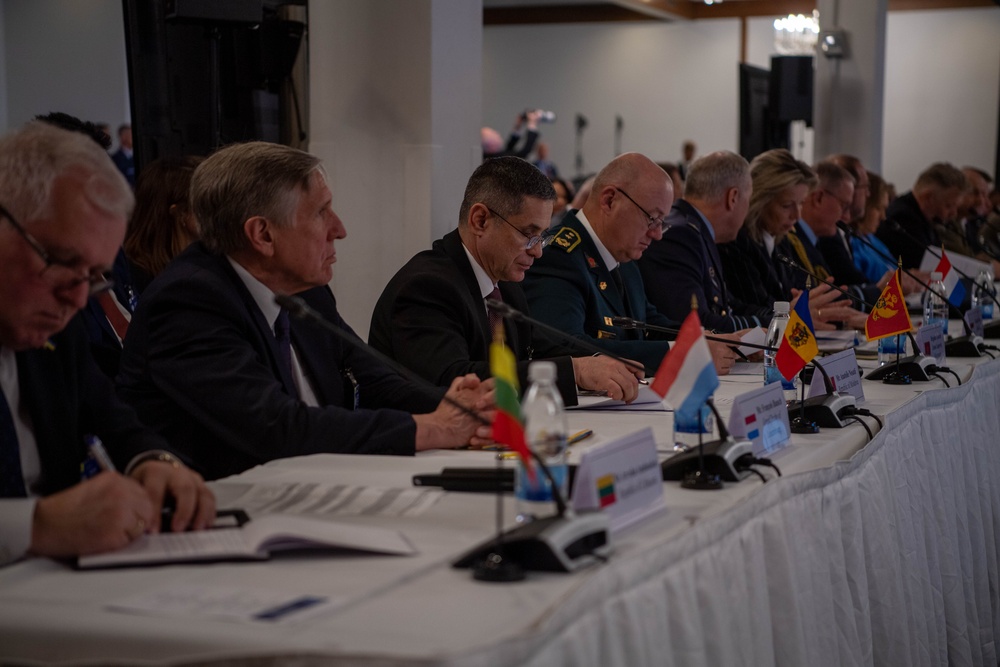 US Secretary of Defense hosts world leaders during UDCG