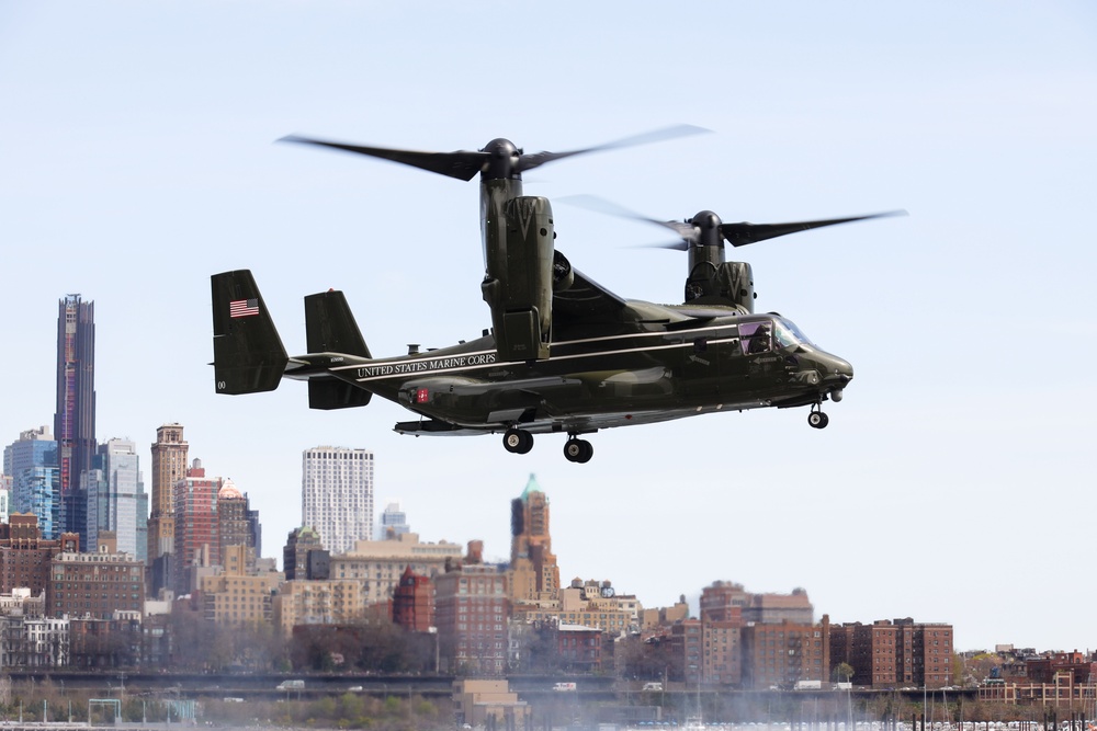 Marine Helicopter Squadron 1 Lands in NYC