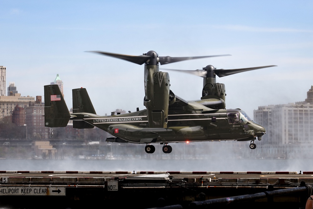 Marine Helicopter Squadron 1 Lands in NYC