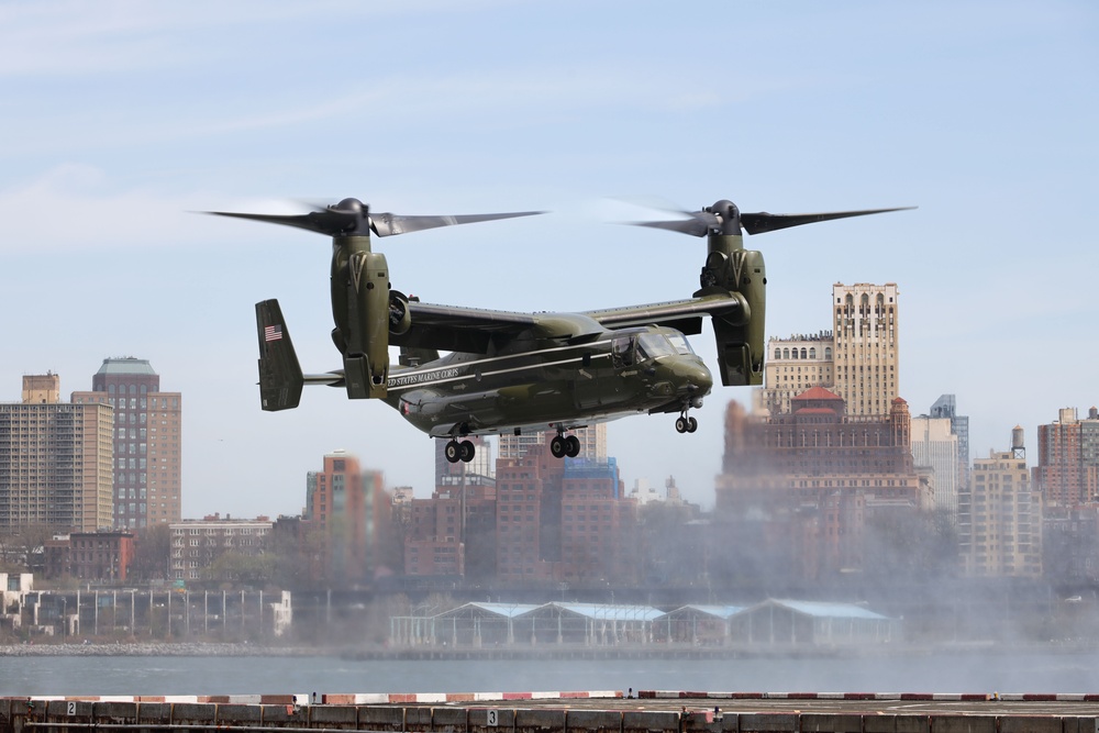 Marine Helicopter Squadron 1 Lands in NYC