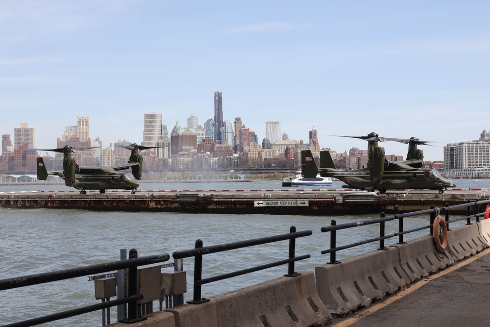 Marine Helicopter Squadron 1 Lands in NYC