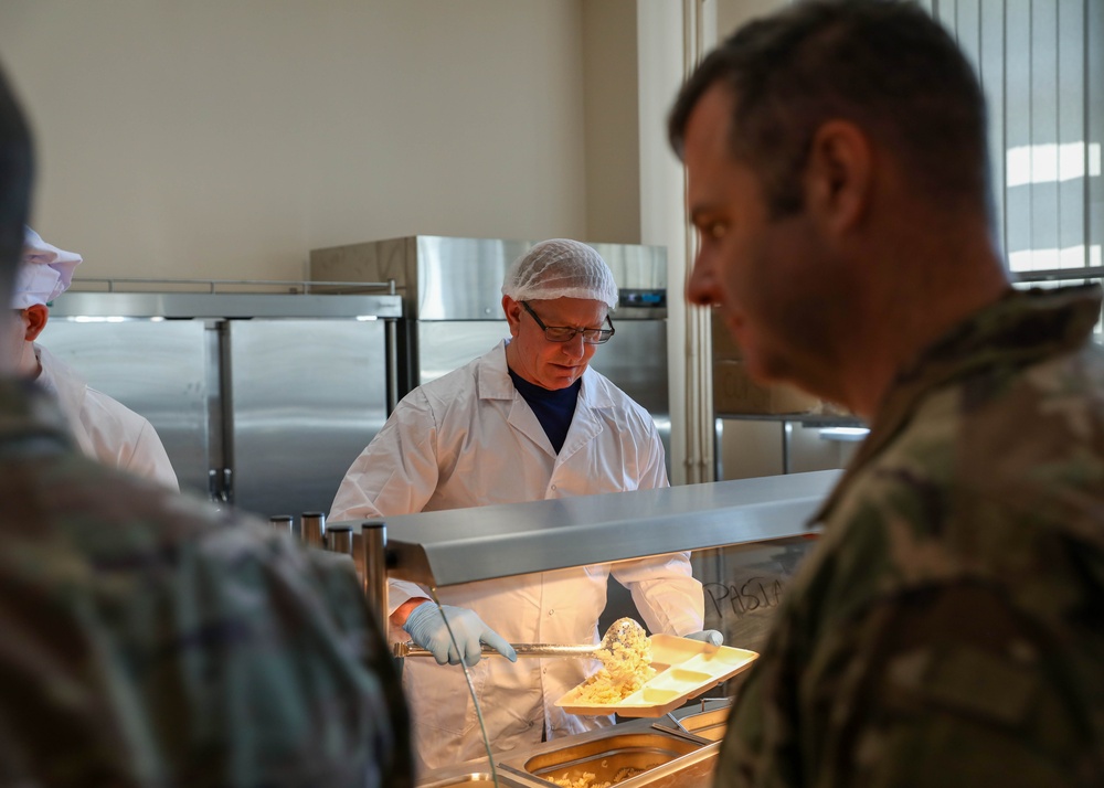 DVIDS Images Celebrity Chef Robert Irvine Visits Camp