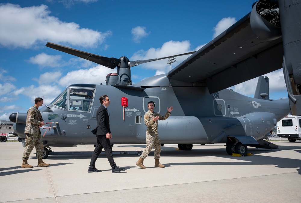 U.S. Representative Visits Hurlburt Field