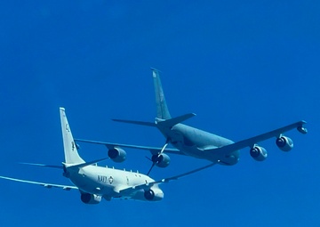 Patrol and Reconnaissance Squadron (VP) 30 Air-To-Air Refueling