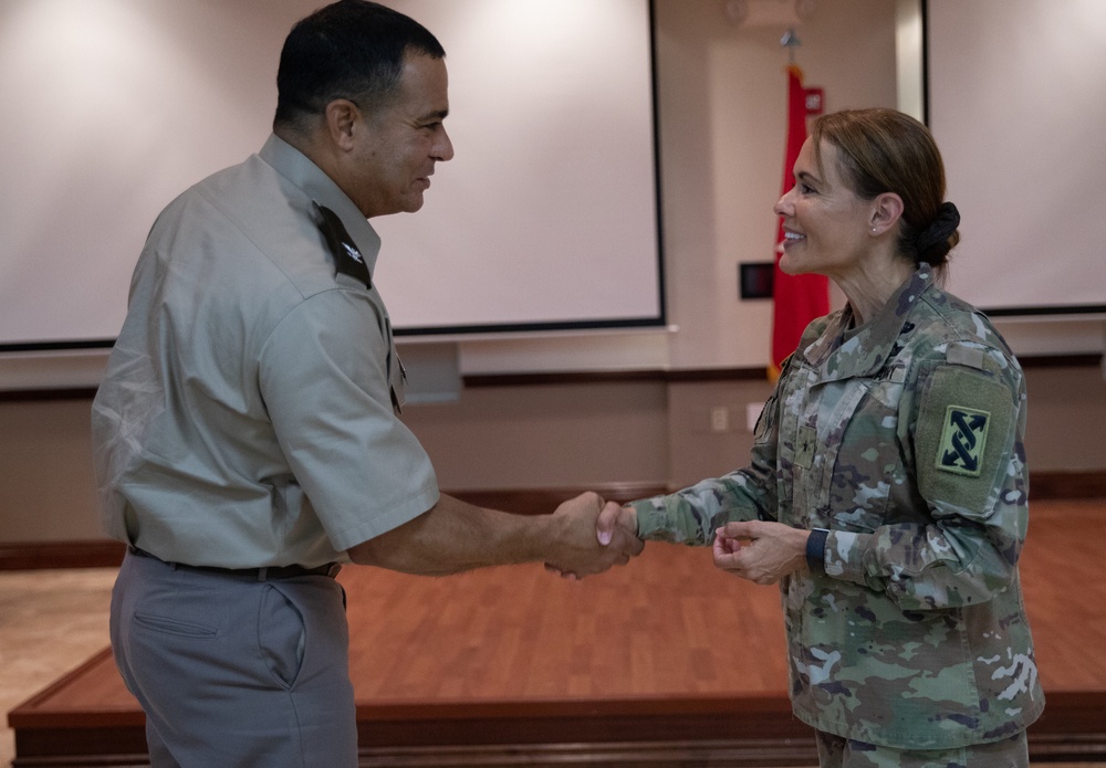 Brig. Gen. Maria A. Juarez visit the 1st Mission Support Command