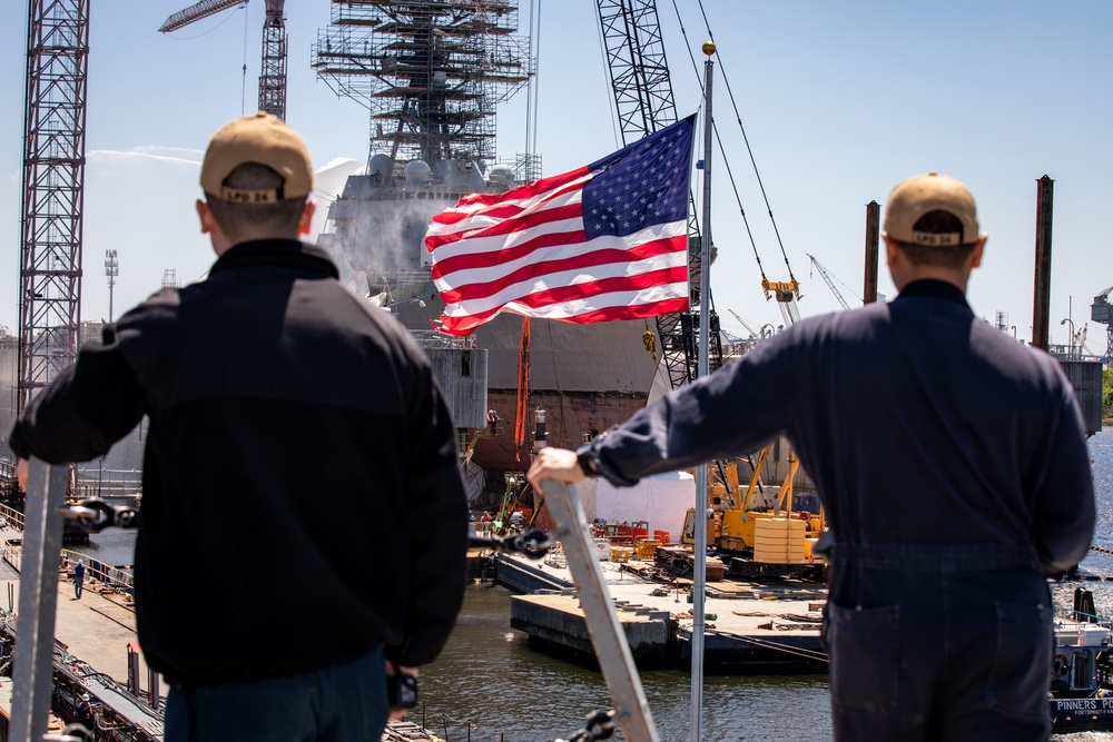 USS Arlington arrives at General Dynamics NASSCO shipyard