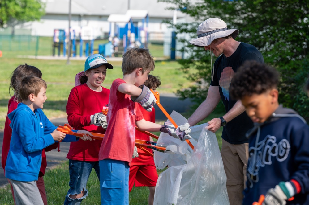 Dahlgren School Commemorates Earth Day