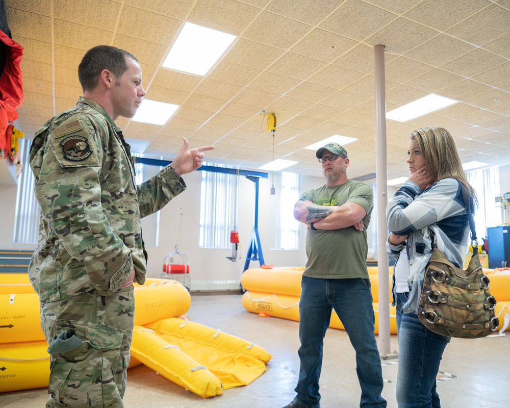 Former POWs Visit Dover AFB