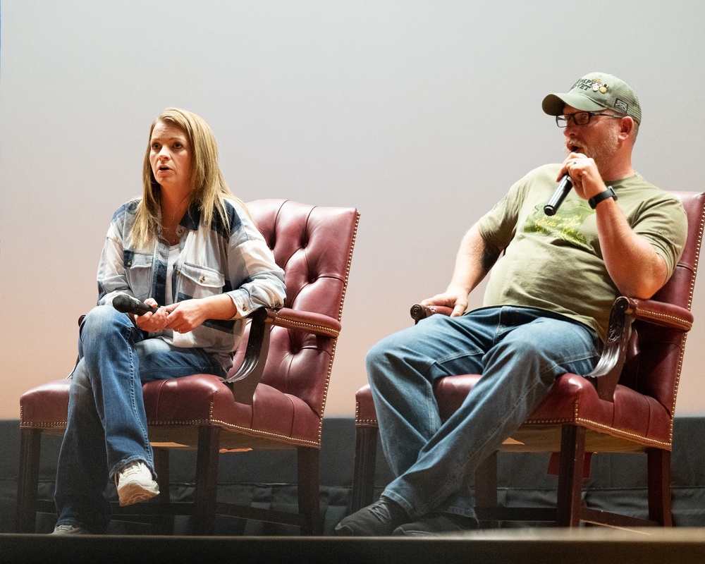 Former POWs Visit Dover AFB