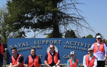 NAVSUP Business Systems Center Cleans Up Sporting Hill Road for Earth Day
