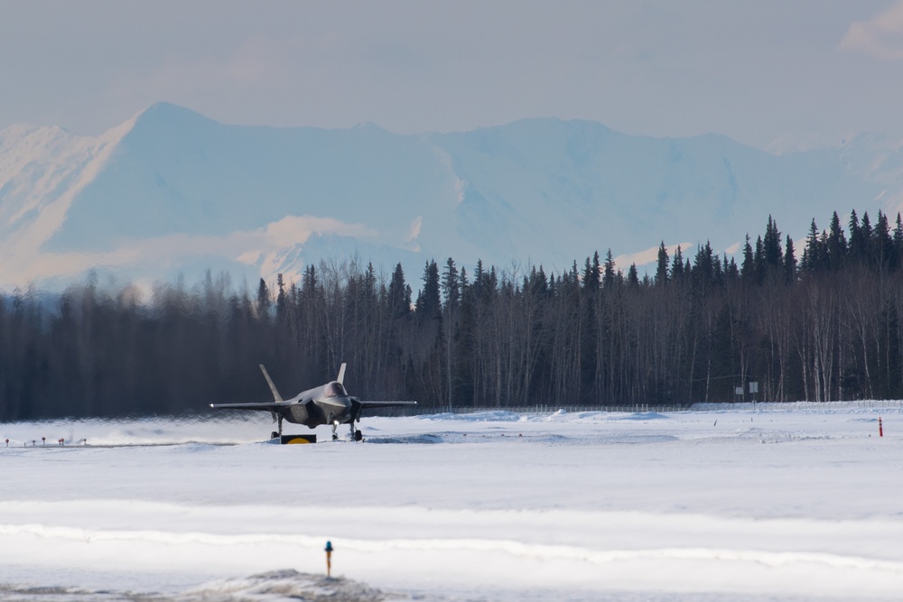 DVIDS - Images - Arctic Gold 23-2 tests 354th FW ACE operations [Image 1 of 5]