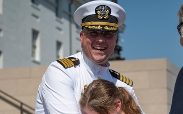 NMRTC Portsmouth Holds Change of Command Ceremony