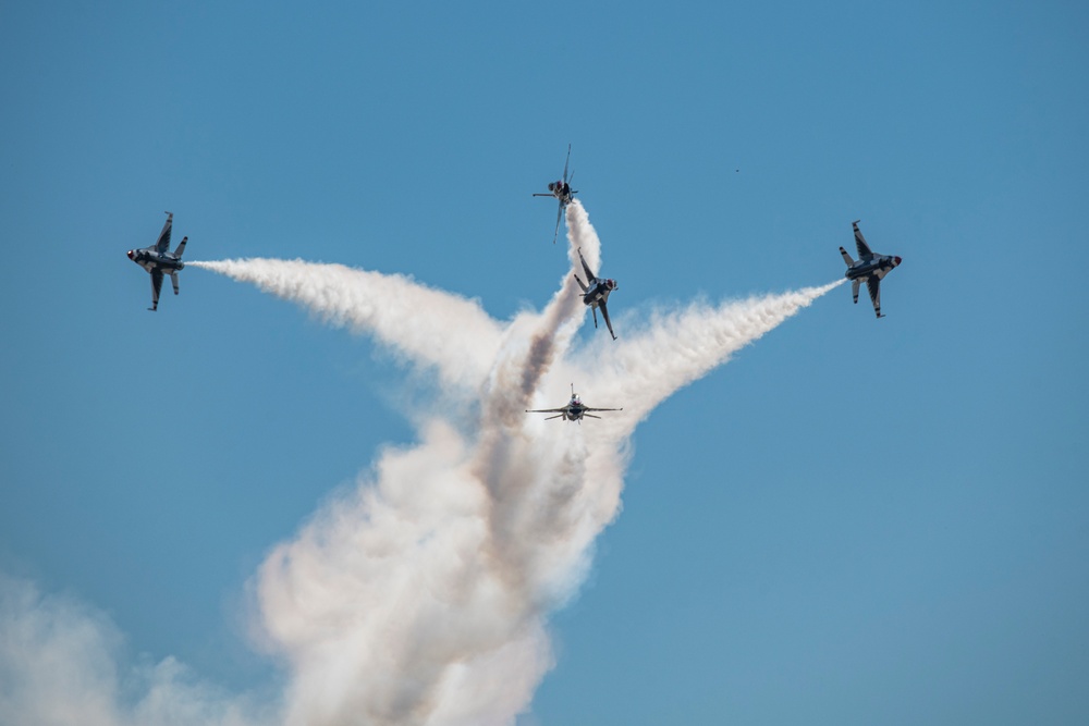 SoCal Air Show 2023 kicks off at March ARB