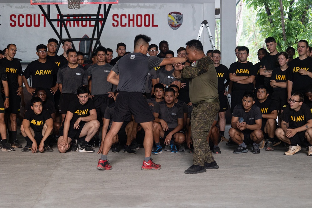 U.S. Army and Philippine Army Conduct Jungle Training During Balikatan 23