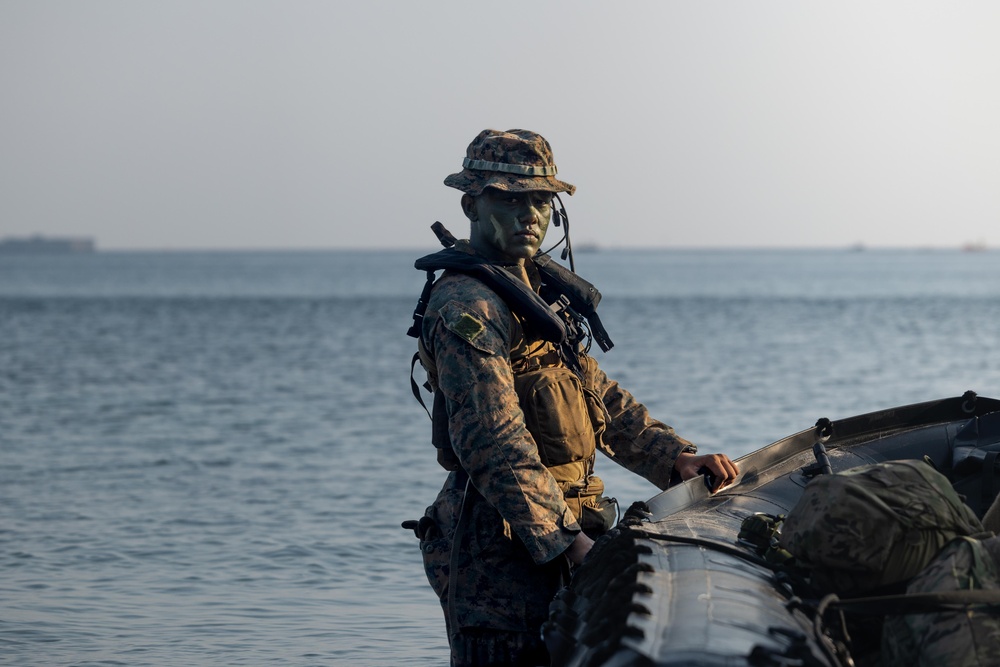 Balikatan 23 | 3d Reconnaissance Battalion, PMC Force Reconnaissance Group, conduct amphibious operations 