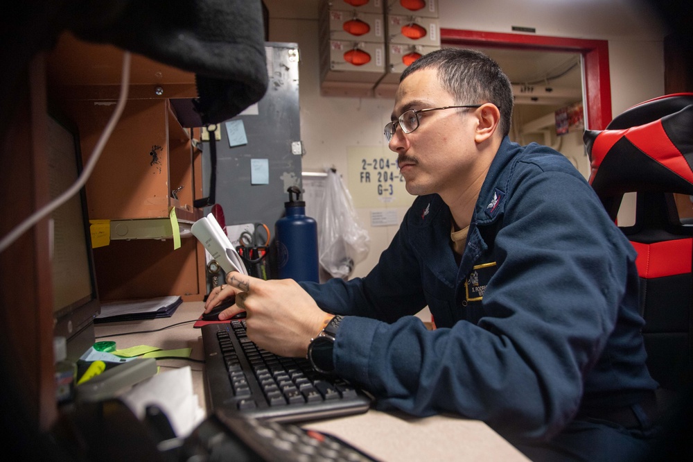 U.S. Navy Sailor Reviews New Instructions