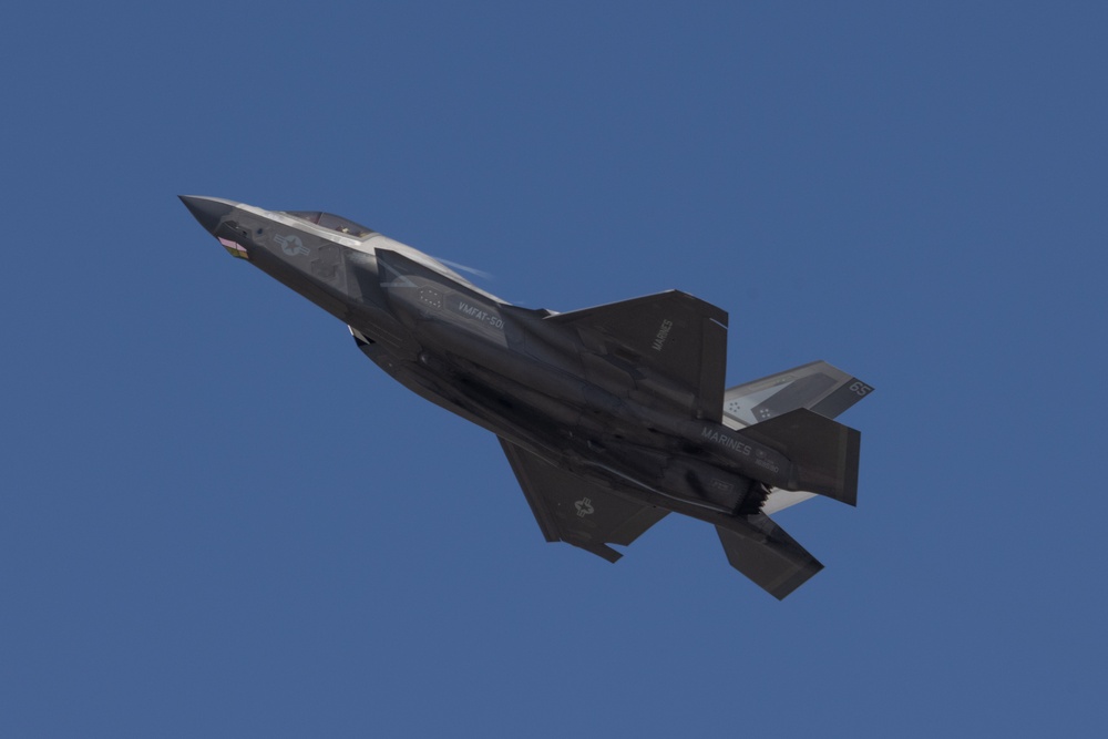 F-35 B Lighting II demonstrates capabilities at 2023 Beaufort Airshow