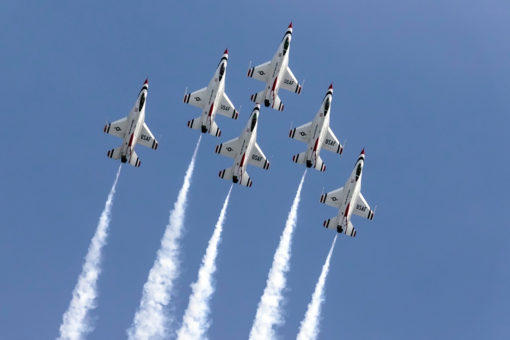 SoCal Air Show 2023 kicks off at March ARB