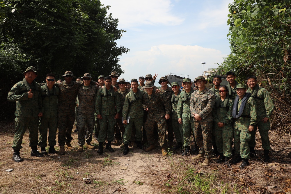 CARAT Singapore Amphibious Landing