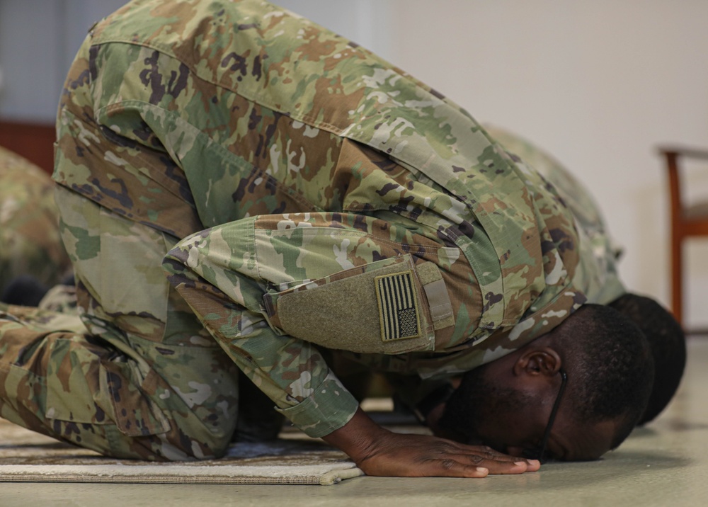 Soldiers come together to celebrate their religions in Romania