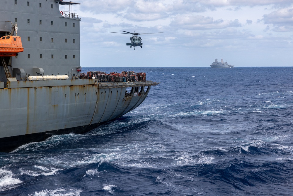 DVIDS - Images - Resupply at Sea [Image 5 of 6]