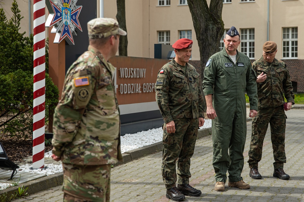 Command Sergeant Major Rathburn Receives the Polish Army Medal