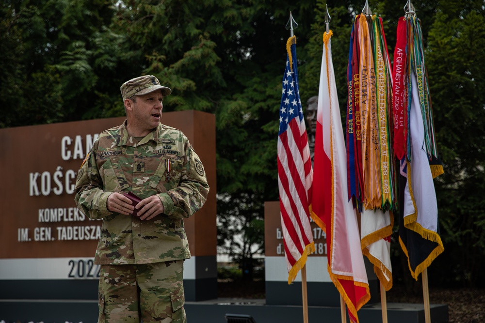 Command Sergeant Major Rathburn Receives the Polish Army Medal