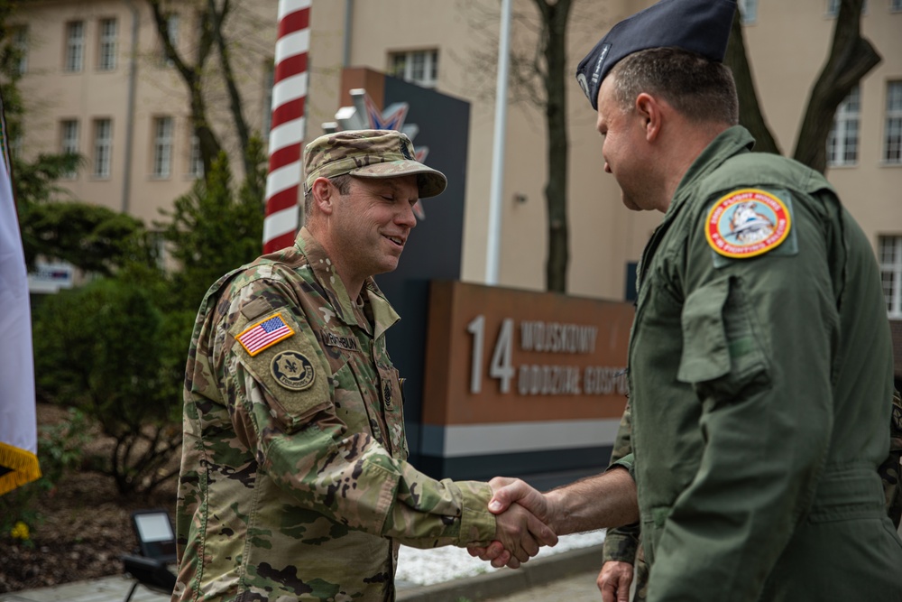 Command Sergeant Major Rathburn Receives the Polish Army Medal