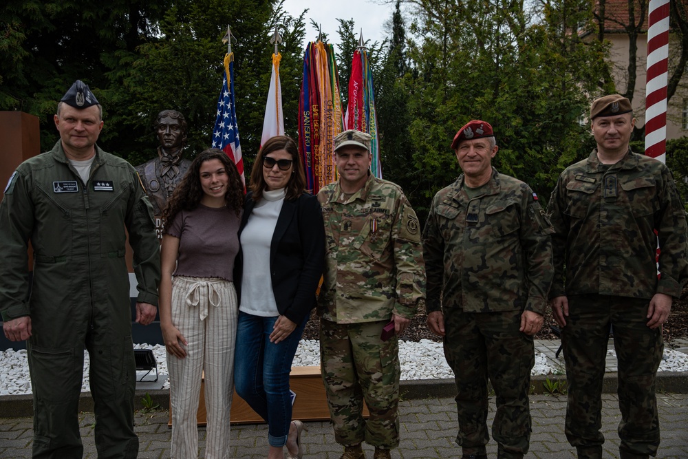 Command Sergeant Major Rathburn Receives the Polish Army Medal