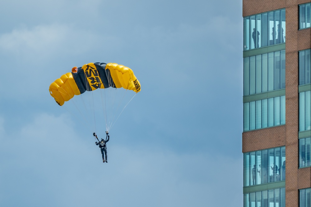 Aircraft perform at Thunder air show