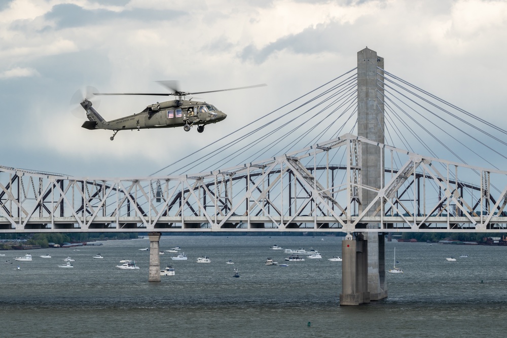 Aircraft perform at Thunder air show