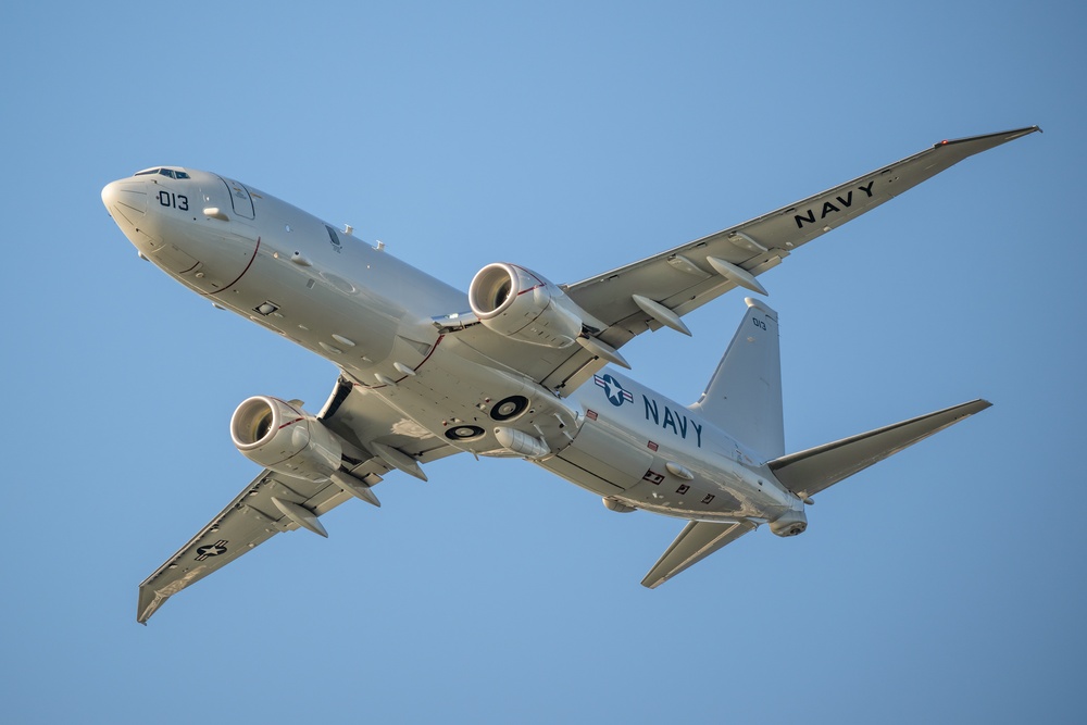 Aircraft perform at Thunder air show