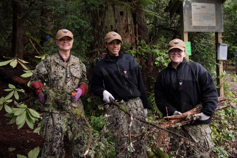 Naval Base Kitsap-Bangor Hosts Earth Day Cleanup