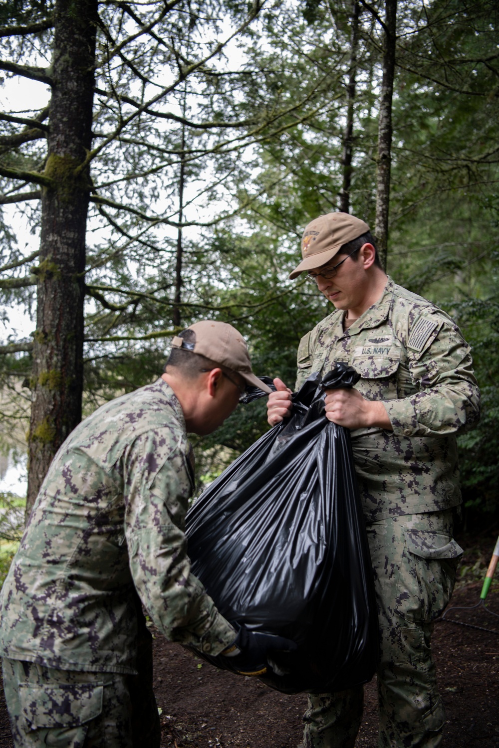 Naval Base Kitsap-Bangor Hosts Earth Day Cleanup