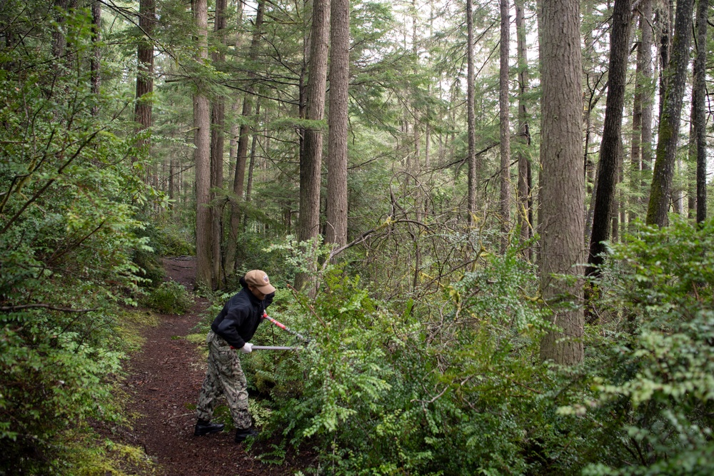 Naval Base Kitsap-Bangor Hosts Earth Day Cleanup