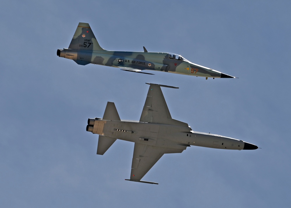 C-17 West Coast Demo Team takes to the Texas skies during Dyess Air Show