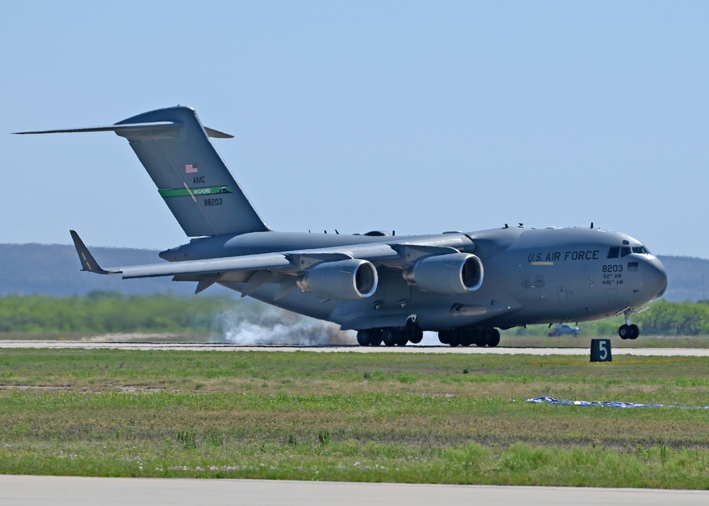 C-17 West Coast Demo Team takes to the Texas skies during Dyess Air Show