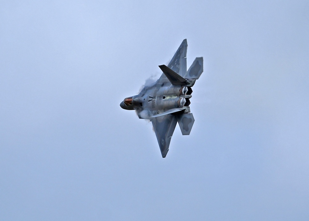 C-17 West Coast Demo Team takes to the Texas skies during Dyess Air Show