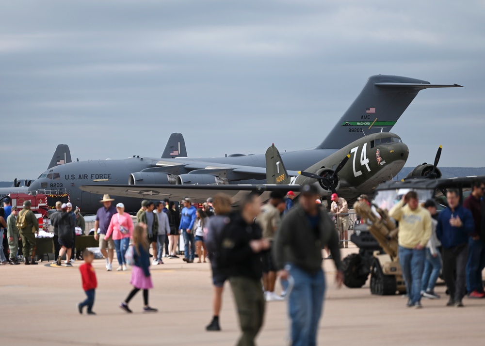 DVIDS Images C17 West Coast Demo Team takes to the Texas skies